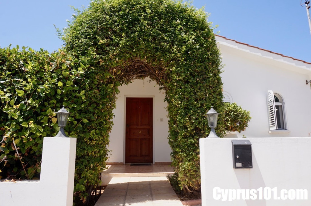 Peyia-Bungalow-with-roof-terrace-and-views-764