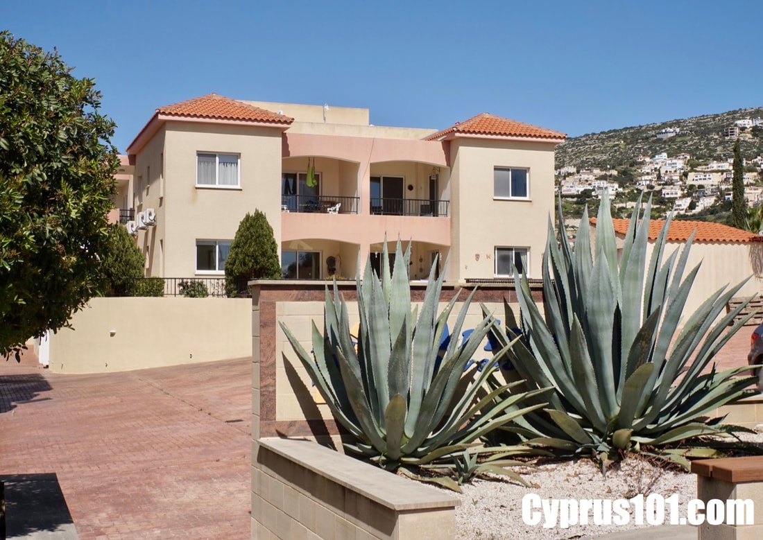 Stylish Ground Floor Apartment with Garden Paphos Property Estate Agents