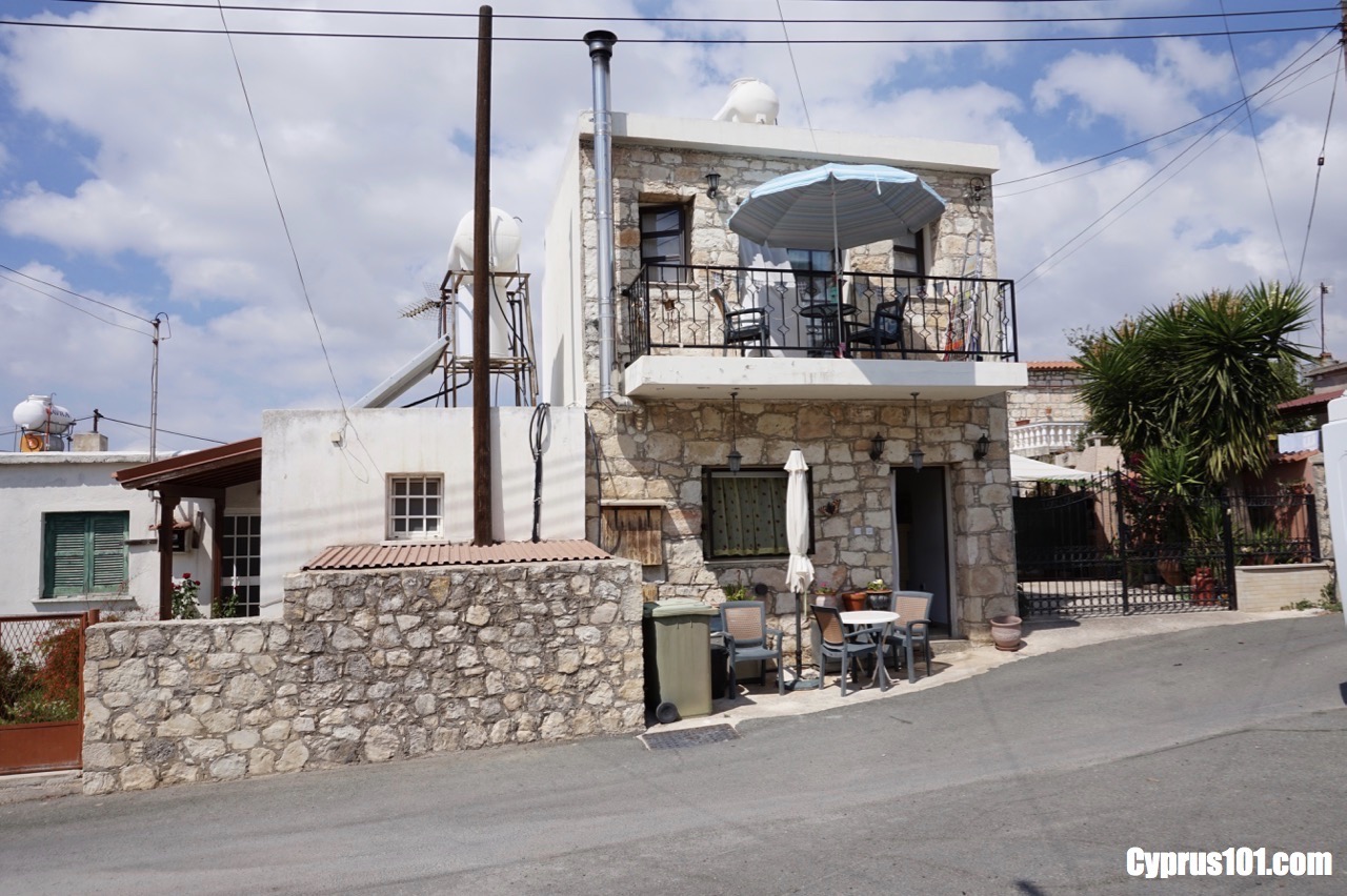 Stone House For Sale in Agios Demetrianos