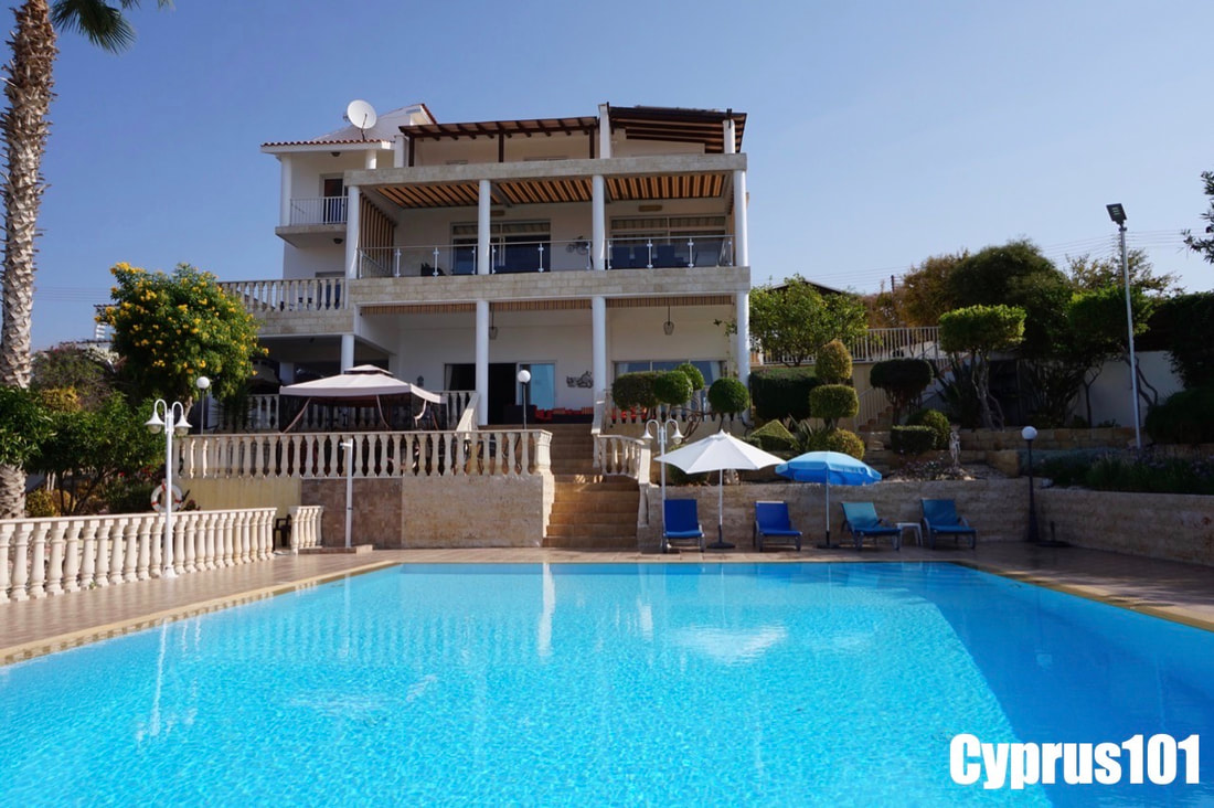 Luxury villa in Paphos for sale