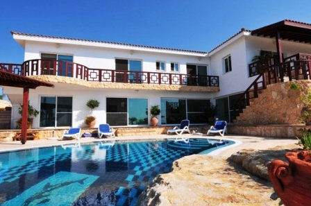 Coral Bay Luxury villa