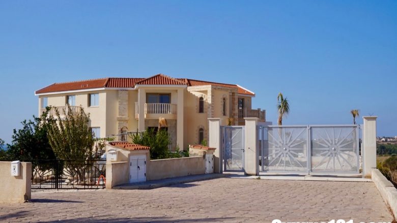 MLS-803-coral-bay-prperty