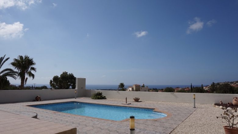 Peyia-Beautifully-Presented-3-Bedroom-Detached-Villa-with-Stunning-Sea-Mountain-Views