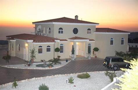 akoursos villa for sale