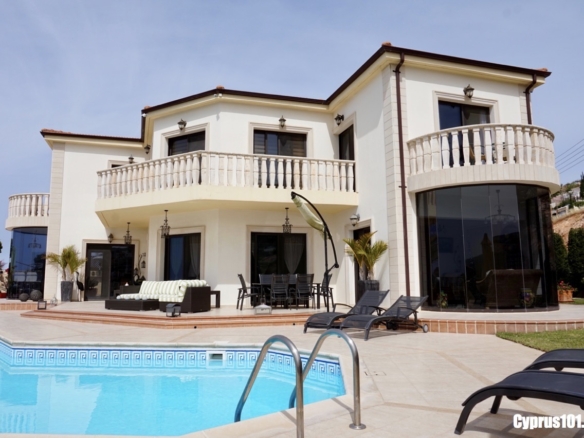 mls-634-Peyia-Luxury-Home-with-Stunning-Panoramic-Sea-Mountains-Views