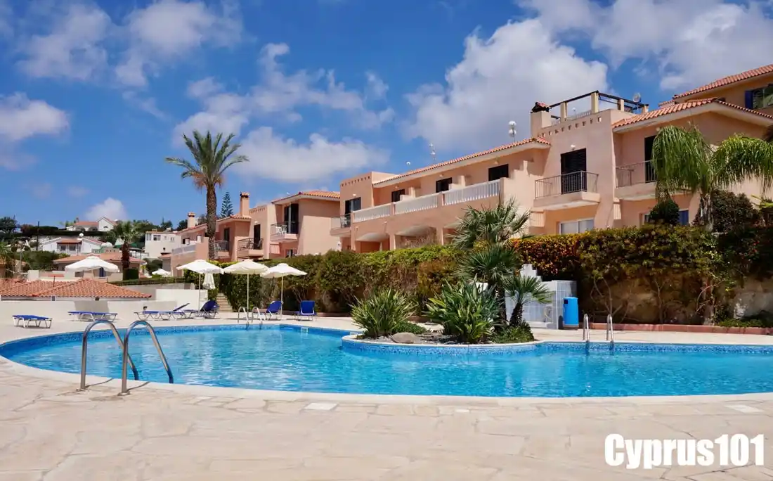 Peyia, Paphos townhouses with swimming pool