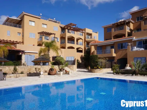 Apartments in Peyia with pool
