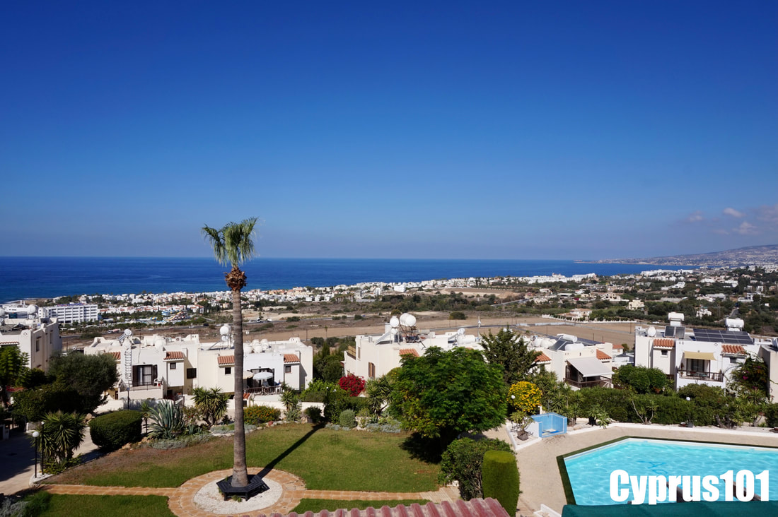 Chloraka apartment with sea views
