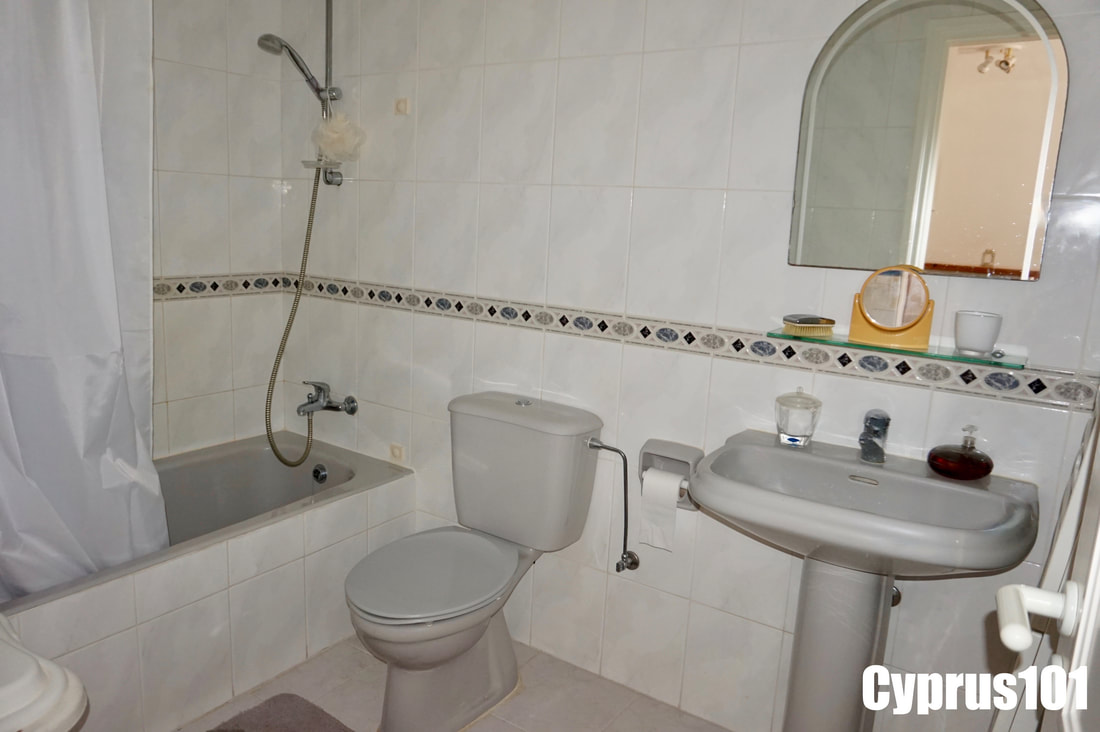 Delightful One Bedroom First Floor Apartment, Tomb of the Kings – MLS 1379