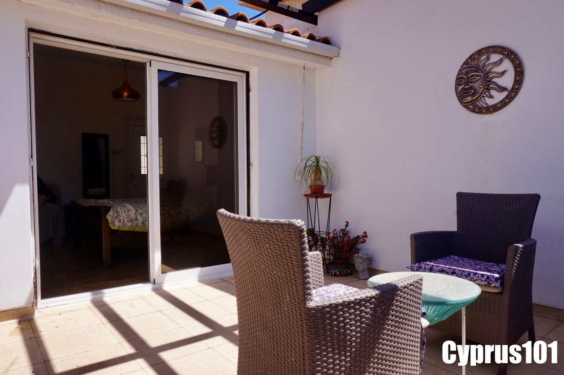 Spacious Fully Furnished Studio Apartment with Beautiful Sea Views, Chloraka – MLS 1380