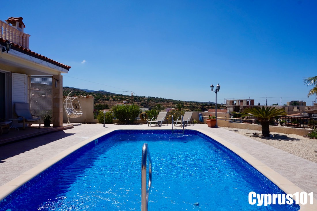 Spectacular 3 Bedroom Bungalow with Roof Terrace in Popular Village of Peyia – MLS 1386