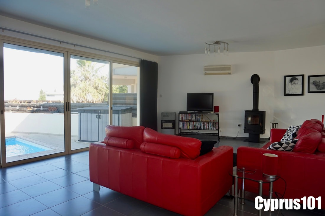 Spacious 3 Bed Link Detached Villa With Roof Terrace in the Quaint Village of Mesa Chorio – MLS 1390