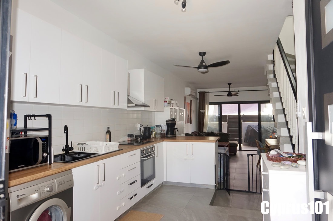 Fully Modernised 2 Bed Townhouse, Tomb of the Kings Area – MLS 1391
