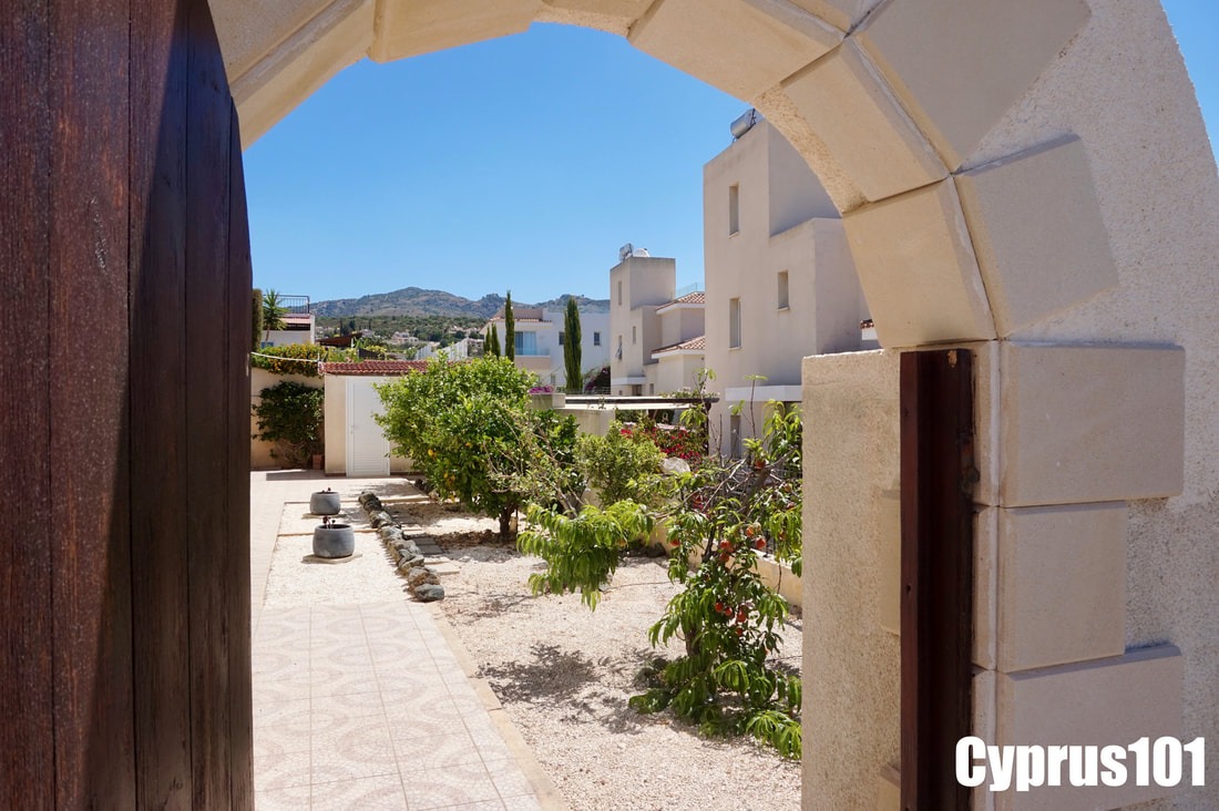 Spectacular 3 Bedroom Bungalow with Roof Terrace in Popular Village of Peyia – MLS 1386