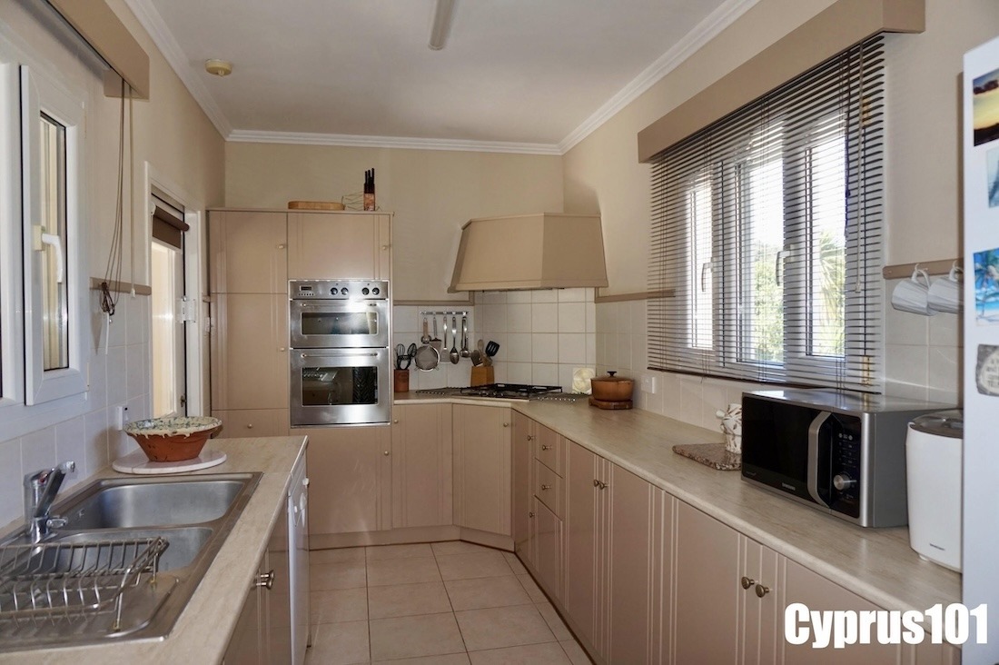 3 Bedroom Bungalow in Idyllically Peaceful Village of Mamonia – MLS 1384