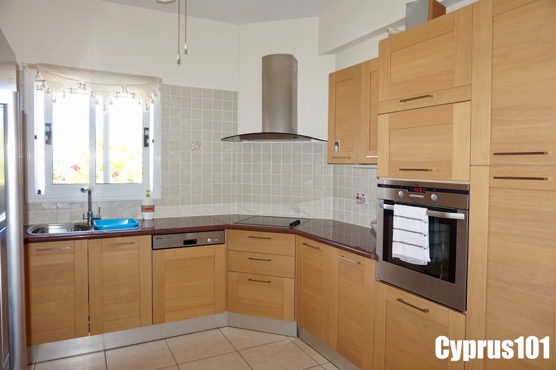 Spectacular 3 Bedroom Bungalow with Roof Terrace in Popular Village of Peyia – MLS 1386