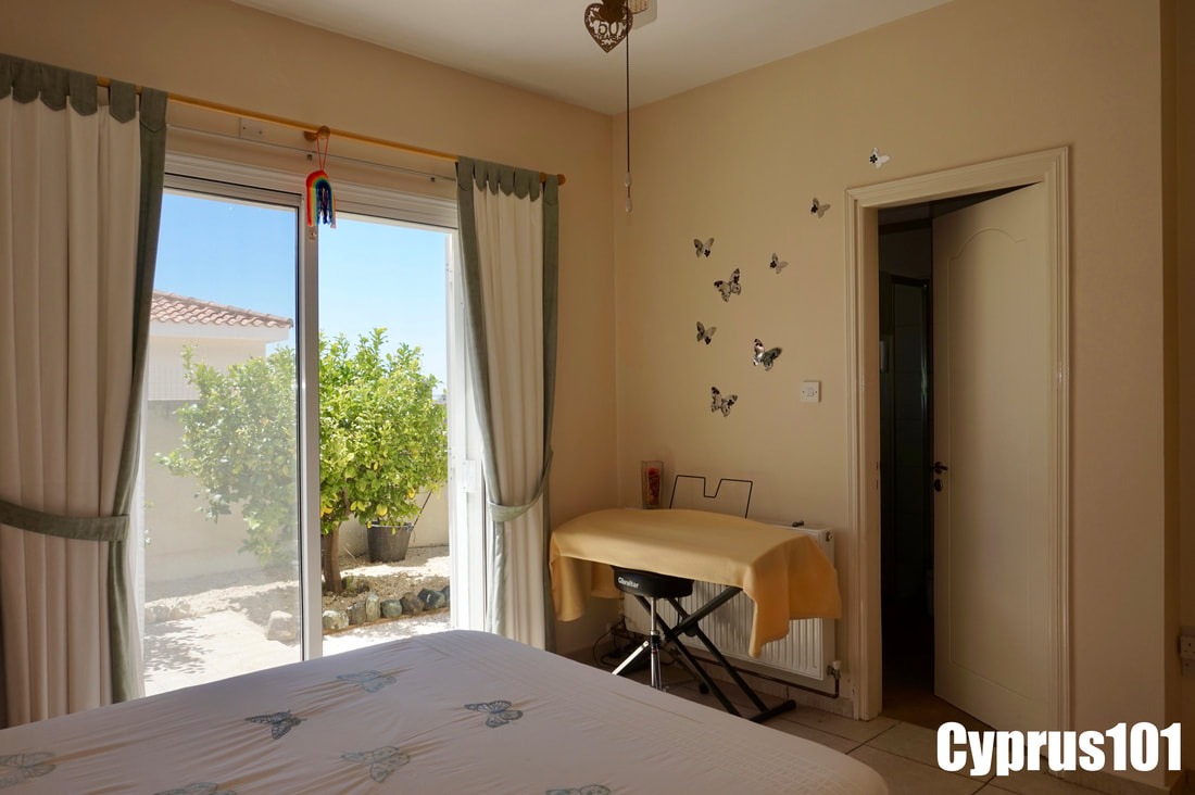 Spectacular 3 Bedroom Bungalow with Roof Terrace in Popular Village of Peyia – MLS 1386