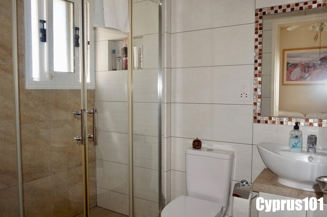 Spectacular 3 Bedroom Bungalow with Roof Terrace in Popular Village of Peyia – MLS 1386