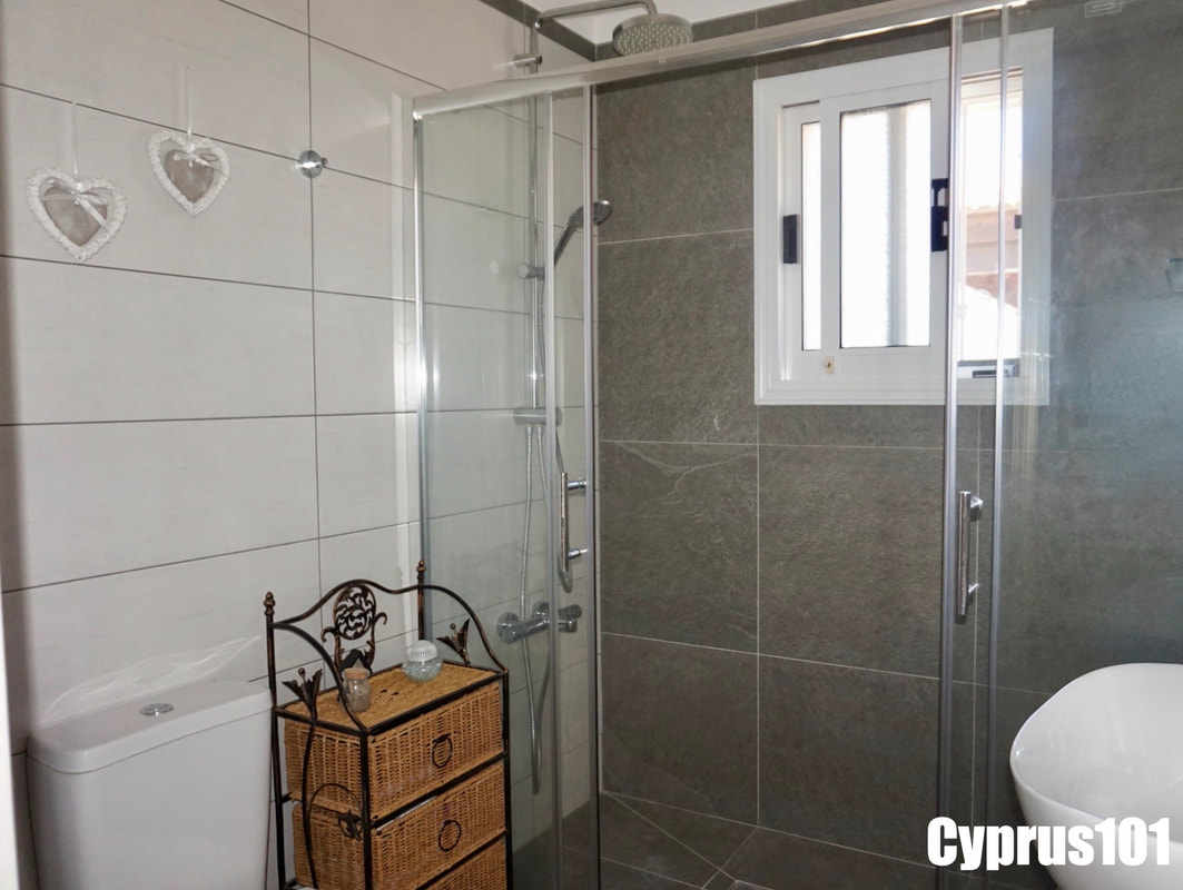 Spectacular 3 Bedroom Bungalow with Roof Terrace in Popular Village of Peyia – MLS 1386