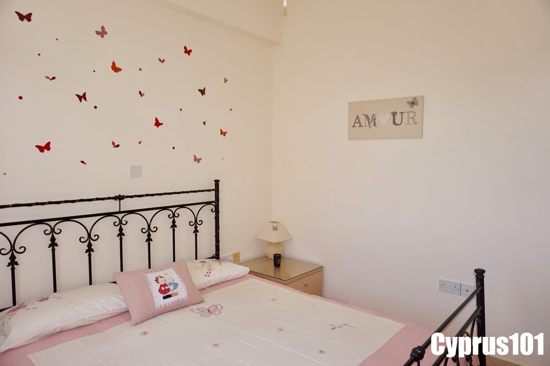 Spectacular 3 Bedroom Bungalow with Roof Terrace in Popular Village of Peyia – MLS 1386