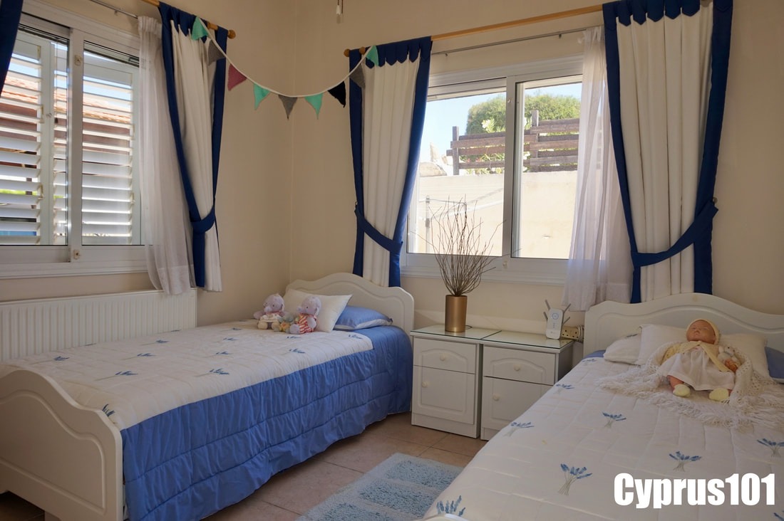 Spectacular 3 Bedroom Bungalow with Roof Terrace in Popular Village of Peyia – MLS 1386