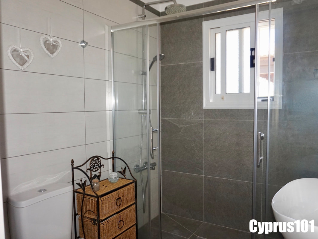 Spectacular 3 Bedroom Bungalow with Roof Terrace in Popular Village of Peyia – MLS 1386