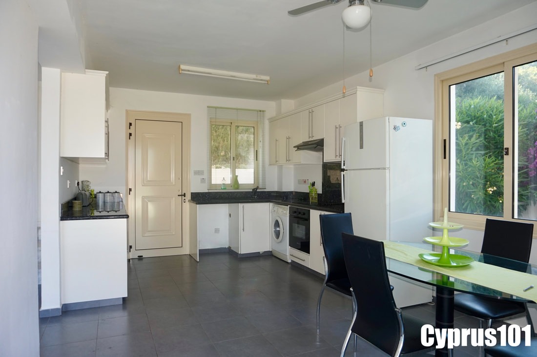 Spacious 3 Bed Link Detached Villa With Roof Terrace in the Quaint Village of Mesa Chorio – MLS 1390