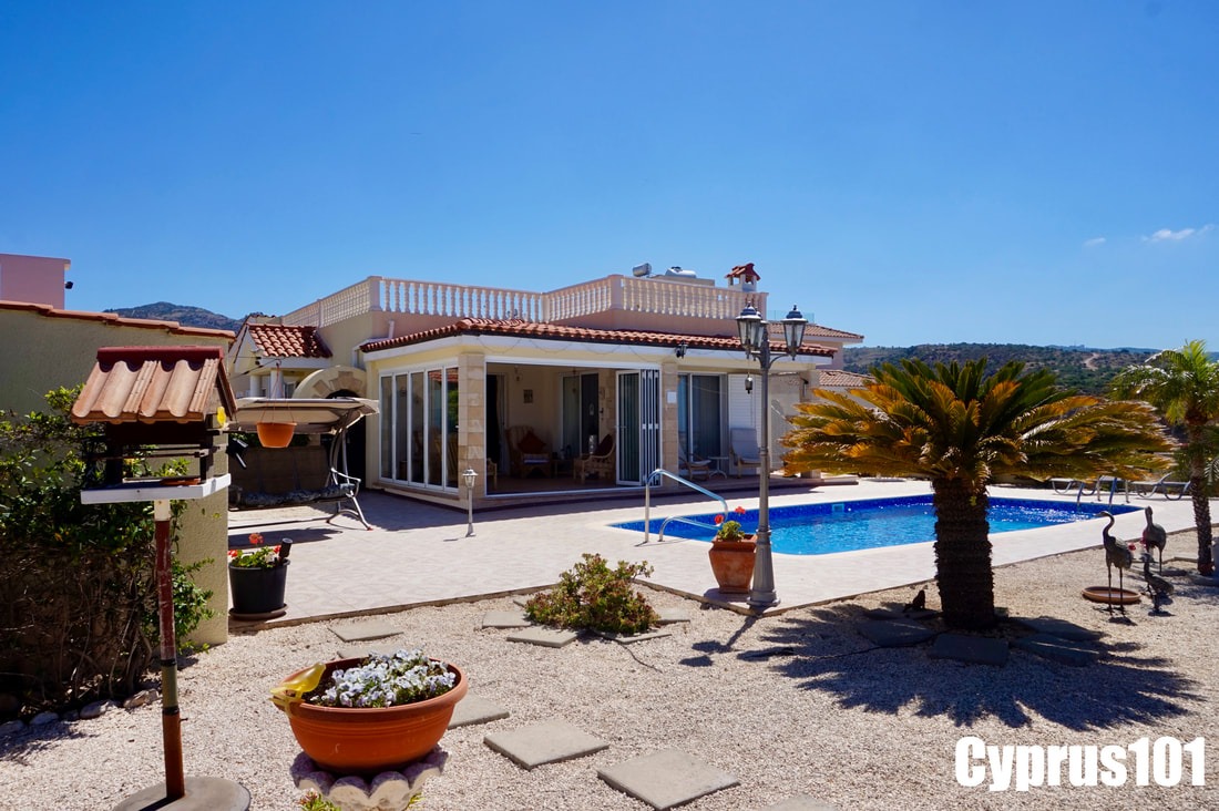 Spectacular 3 Bedroom Bungalow with Roof Terrace in Popular Village of Peyia – MLS 1386