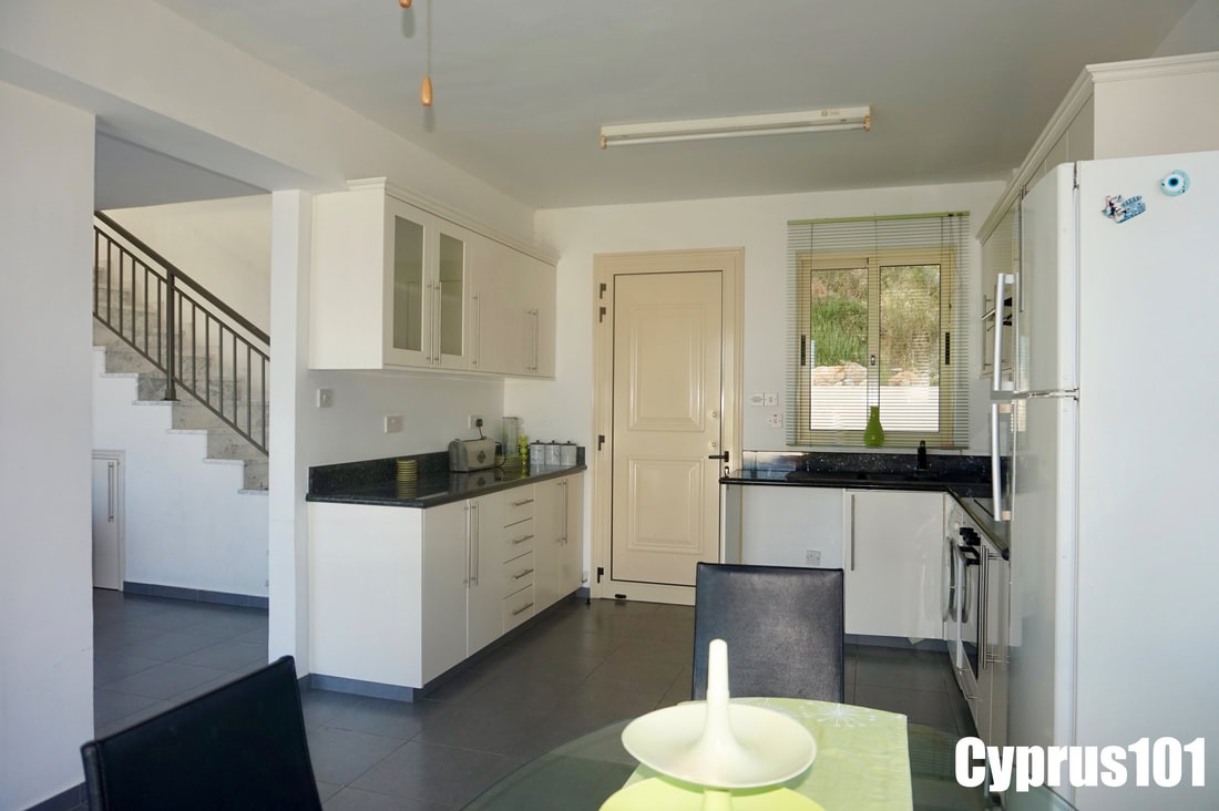 Spacious 3 Bed Link Detached Villa With Roof Terrace in the Quaint Village of Mesa Chorio – MLS 1390