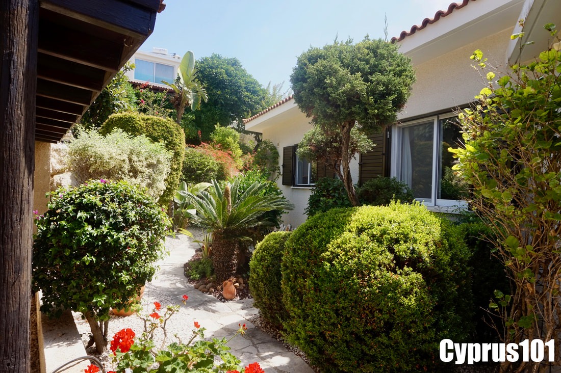 Charming Detached Bungalow in Kamares Village – MLS 1395