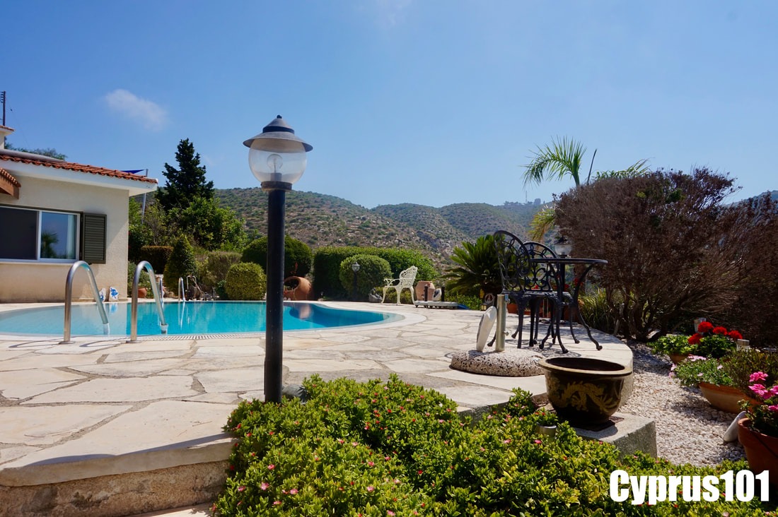 Charming Detached Bungalow in Kamares Village – MLS 1395