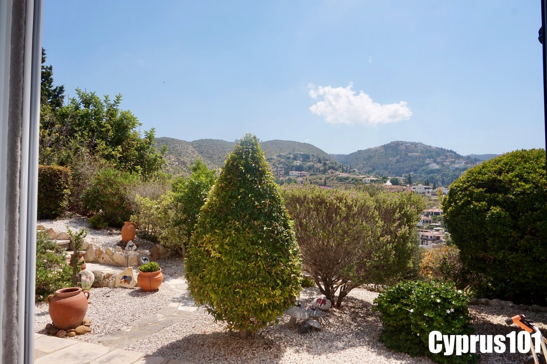 Charming Detached Bungalow in Kamares Village – MLS 1395