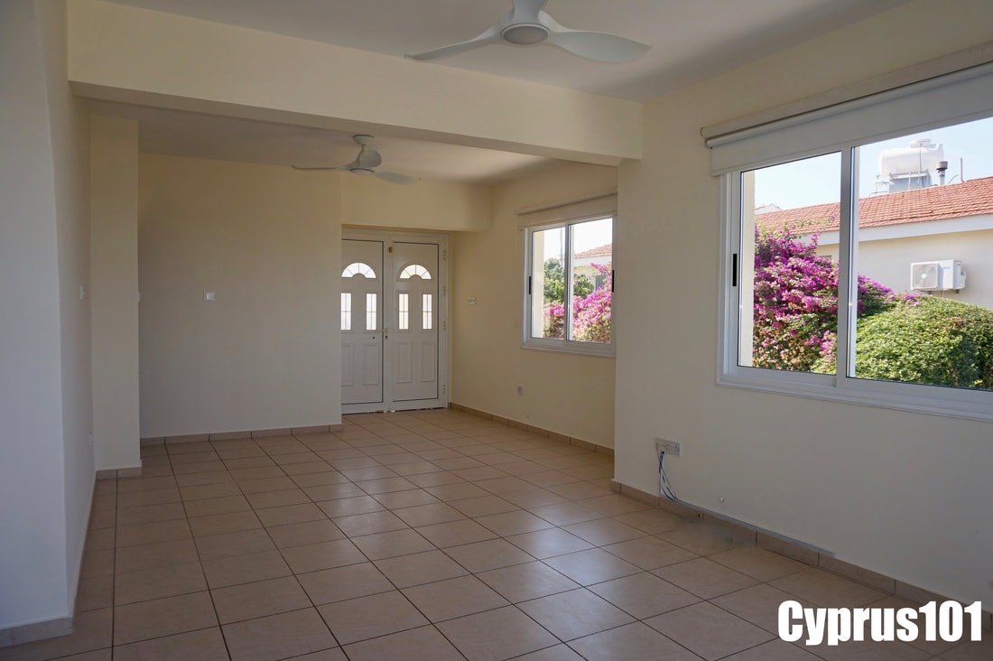 4 Bedroom Detached Residence With Magnificent Sea & Mountain Views, Sea Caves – MLS 1397