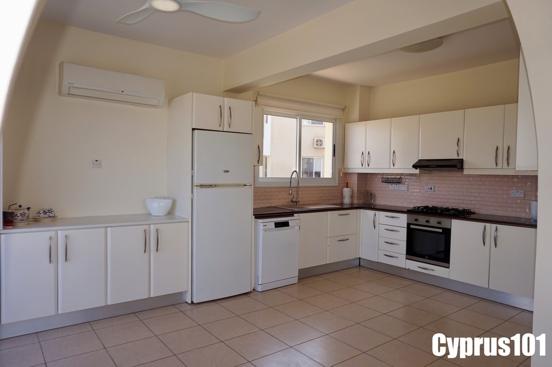 4 Bedroom Detached Residence With Magnificent Sea & Mountain Views, Sea Caves – MLS 1397