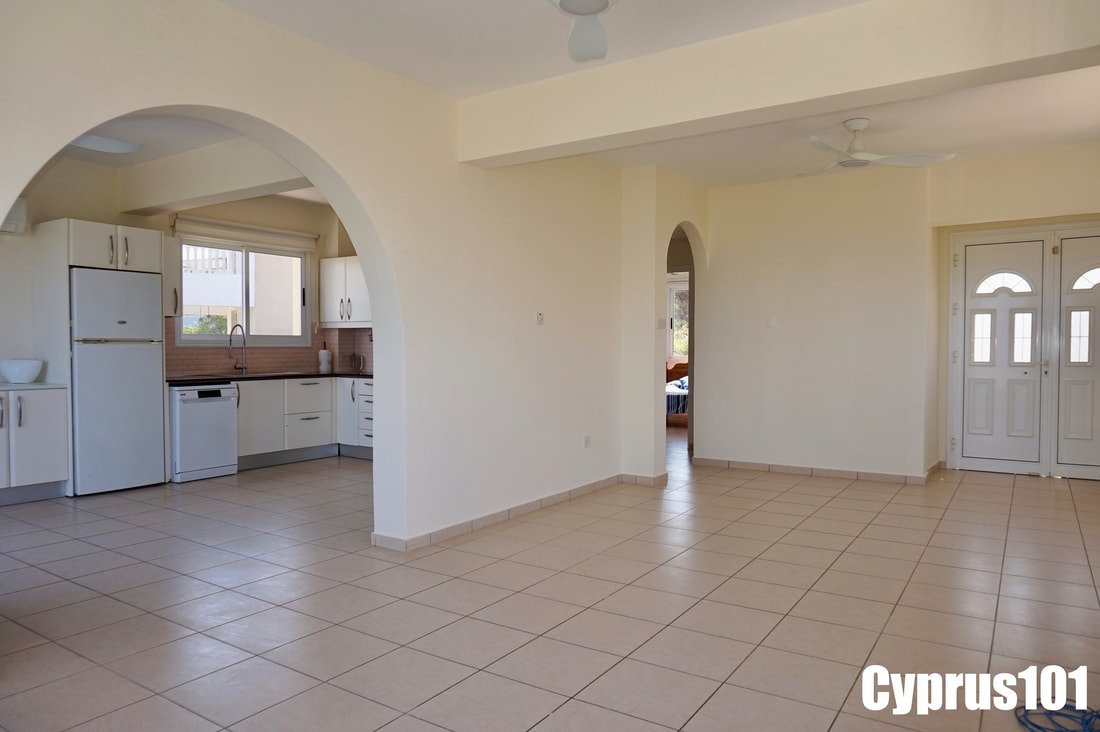 4 Bedroom Detached Residence With Magnificent Sea & Mountain Views, Sea Caves – MLS 1397