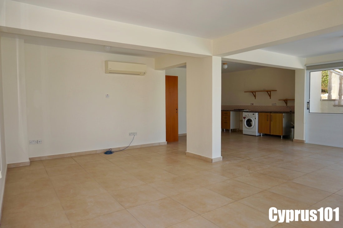 4 Bedroom Detached Residence With Magnificent Sea & Mountain Views, Sea Caves – MLS 1397