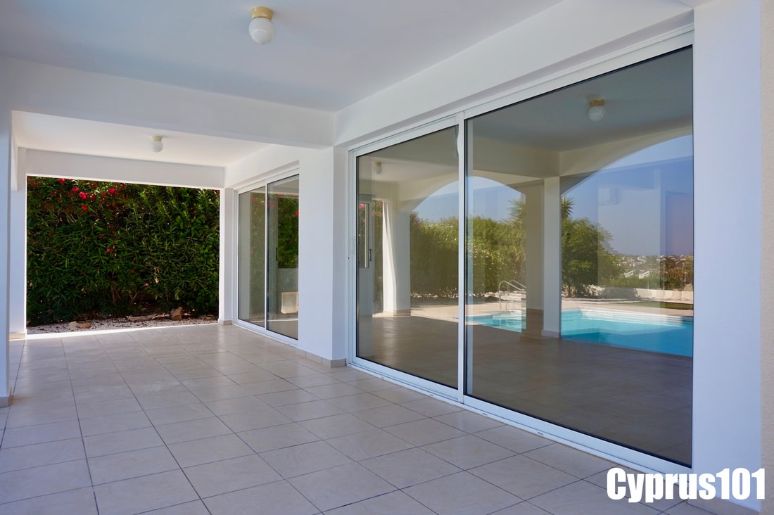 4 Bedroom Detached Residence With Magnificent Sea & Mountain Views, Sea Caves – MLS 1397