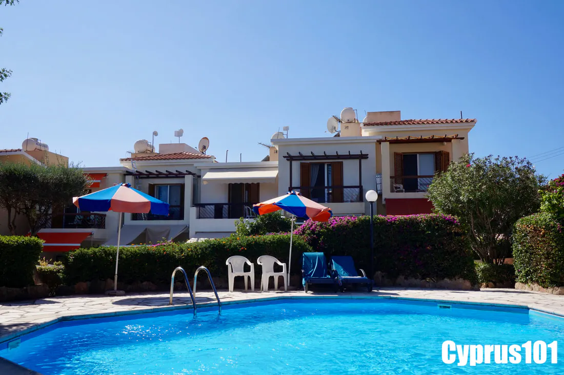 Peyia complex with swimming pool