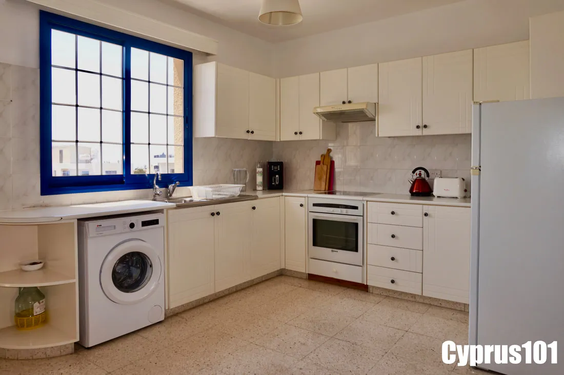 Spacious 3 Bed Apartment in Central Location, Paphos – MLS 1401