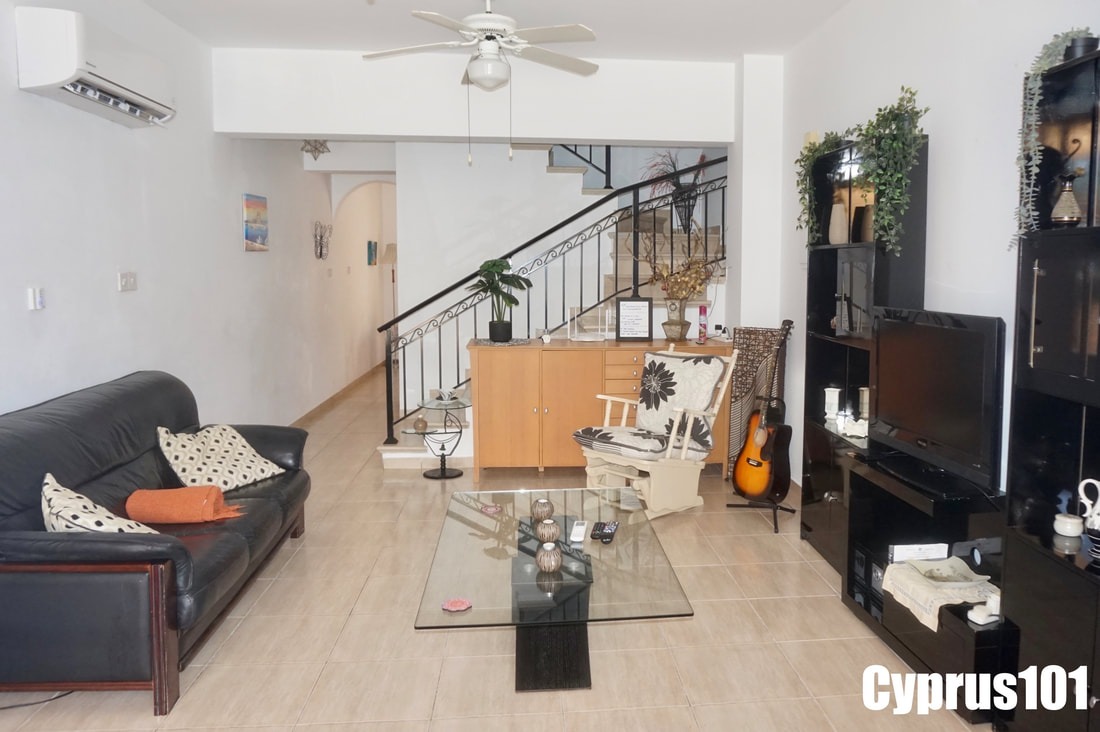 Beautifully Presented 2 Bedroom Townhouse in Prime Location, Kato Paphos – MLS 1399