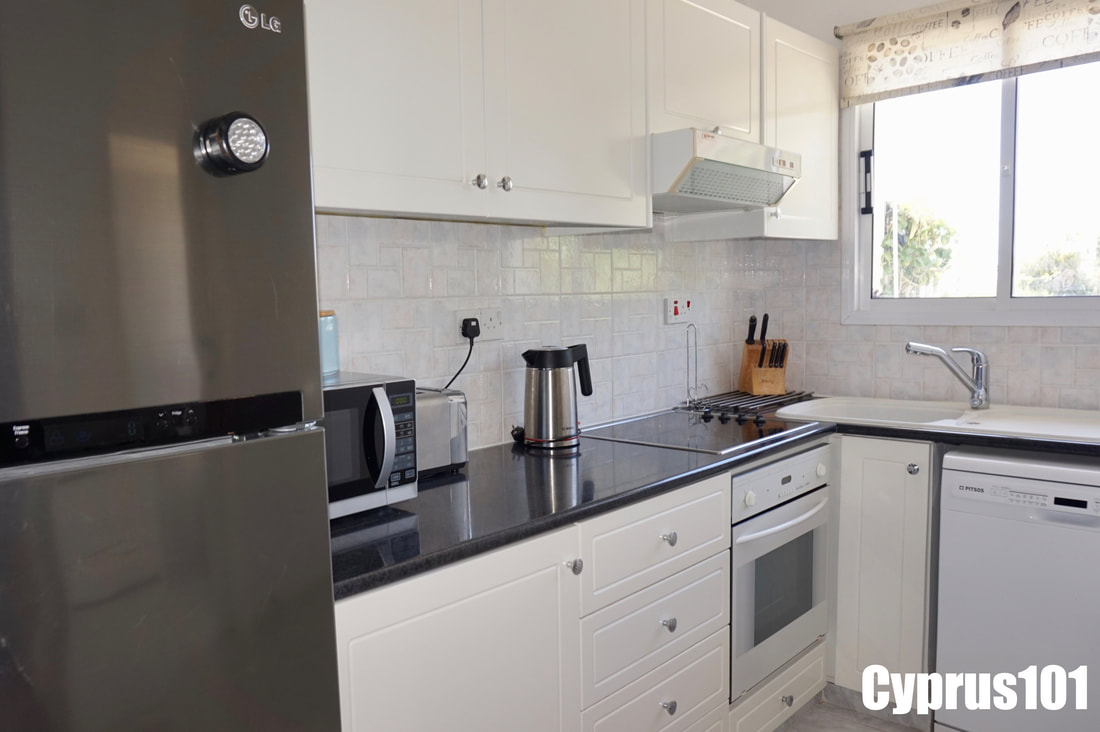 Well Presented 2 Bedroom Townhouse, Peyia – MLS 1409