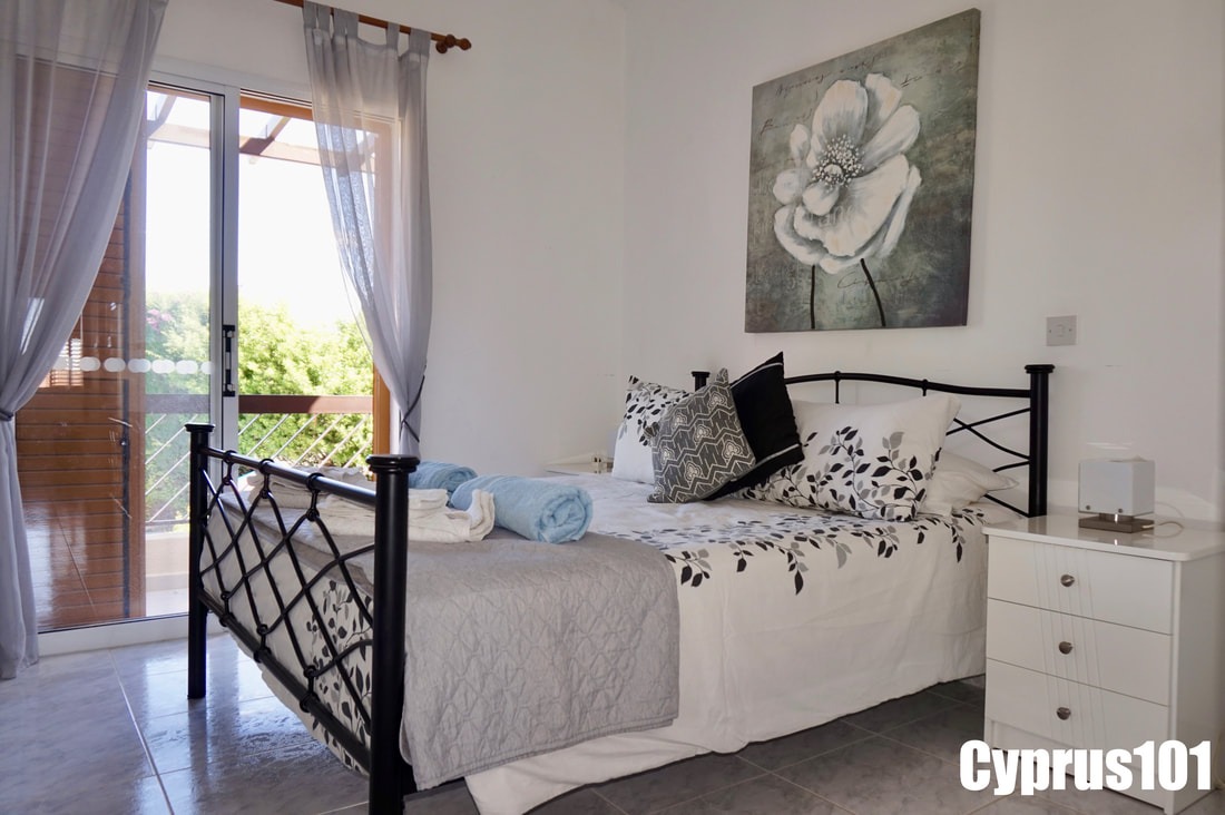 Well Presented 2 Bedroom Townhouse, Peyia – MLS 1409