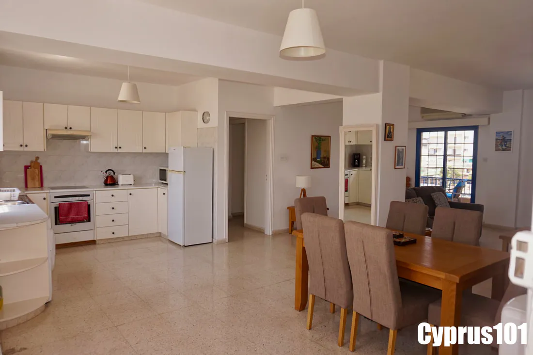 Spacious 3 Bed Apartment in Central Location, Paphos – MLS 1401
