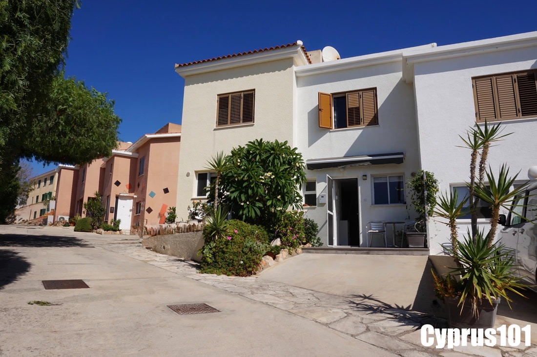 Well Presented 2 Bedroom Townhouse, Peyia – MLS 1409
