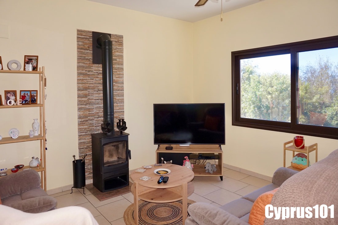 Immaculate 2 Bedroom Villa Plus Annex with Panoramic Views, Armou – MLS 1410