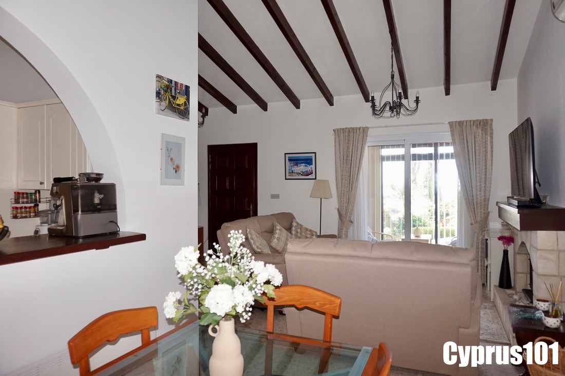 Beautifully Presented 2 Bedroom Bungalow in Prestigious Kamares – MLS 1411