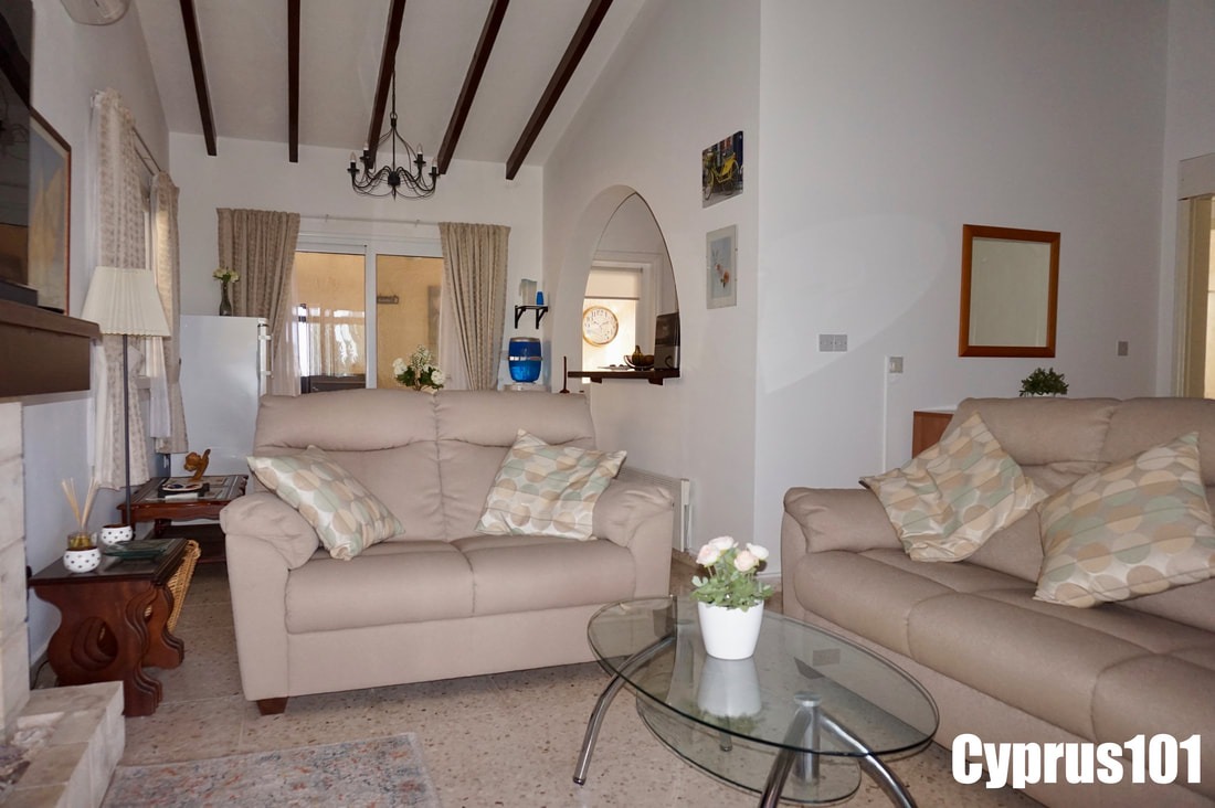 Beautifully Presented 2 Bedroom Bungalow in Prestigious Kamares – MLS 1411